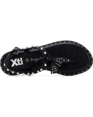 XTI SANDALIA PLANA CON TACHUELAS Y DETALLE DE FLOR NEGRO