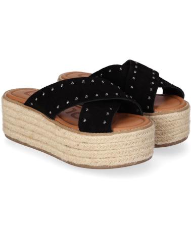 CHIKA10 SANDALIA PLATAFORMA CON TIRAS CRUZADAS Y TACHUELAS NEGRO-BLACK