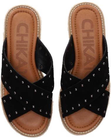 CHIKA10 SANDALIA PLATAFORMA CON TIRAS CRUZADAS Y TACHUELAS NEGRO-BLACK