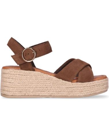 CHIKA10 SANDALIA DE CUÑA CON TIRAS CRUZADAS Y CIERRE DE HEBILLA MARRON-BROWN