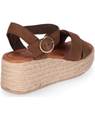 CHIKA10 SANDALIA DE CUÑA CON TIRAS CRUZADAS Y CIERRE DE HEBILLA MARRON-BROWN