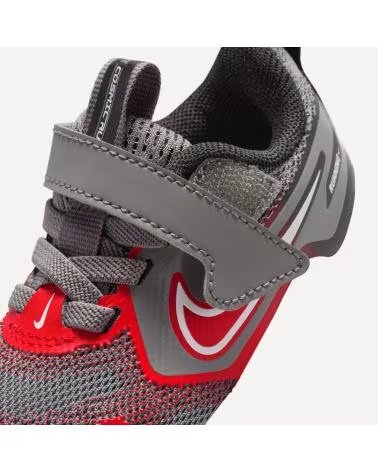 NIKE Zapatillas Cosmic Runner en gris para bebe BLACK OR GREY