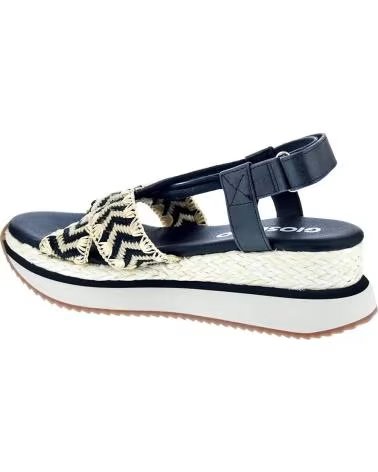 SANDALIAS GIOSEPPO UGUNJA CON PLATAFORMA Y DETALLE BORDADO NEGRO