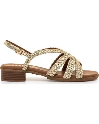 MTNG 55786 SANDALEN MIT GEFLOCHTENEN RIEMEN UND NIEDRIGEM ABSATZ ORO