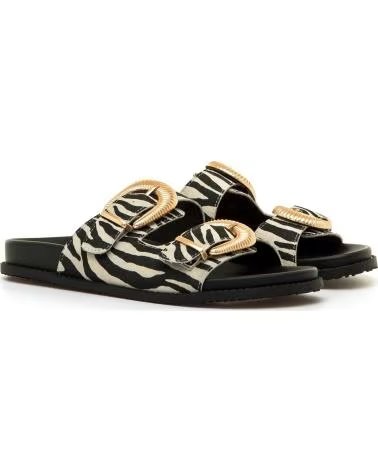 Inicio-MTNG-SANDALIAS MTNG 55493 CON HEBILLAS Y ESTAMPADO ANIMAL-NEGRO