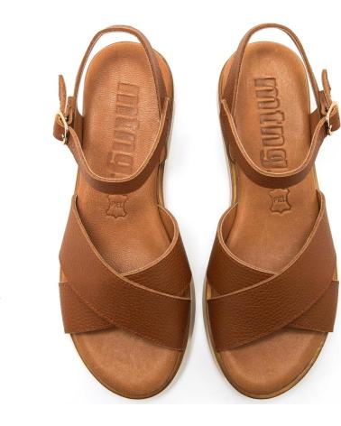 MTNG SANDALIA PLATAFORMA CON TIRAS CRUZADAS MTNG 54530 MARRóN