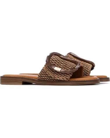 CARMELA SANDALIAS MUJER MODELO 163161C COLOR MARRON CAMEL