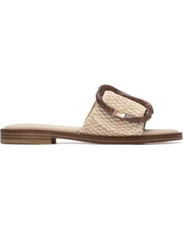 CARMELA SANDALIA PLANA CARMELA 163161 CON DETALLE DE HEBILLA BEIGE