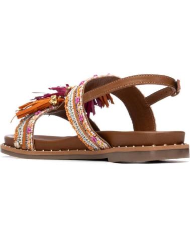 CARMELA SANDALIA CARMELA 163198 CON DETALLES DE FLECOS CAMEL