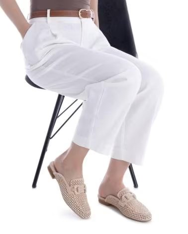CARMELA MULE PLANO TRENZADO CON DETALLE METÁLICO BEIGE