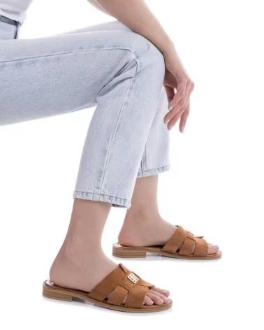 CARMELA SANDALIAS MUJER MODELO 163061C COLOR MARRON CAMEL