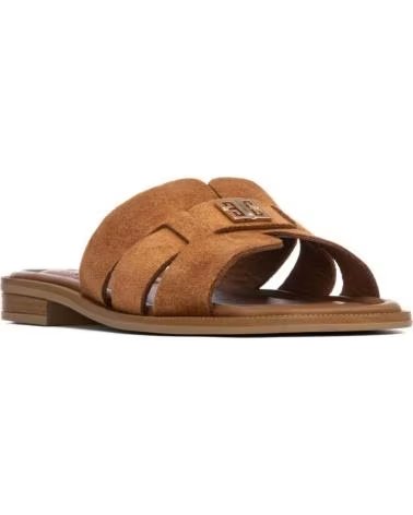 CARMELA SANDALIAS MUJER MODELO 163061C COLOR MARRON CAMEL