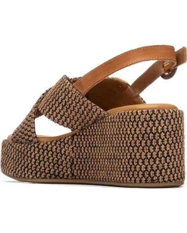 CARMELA SANDALIAS MUJER MODELO 163234C COLOR MARRON CAMEL