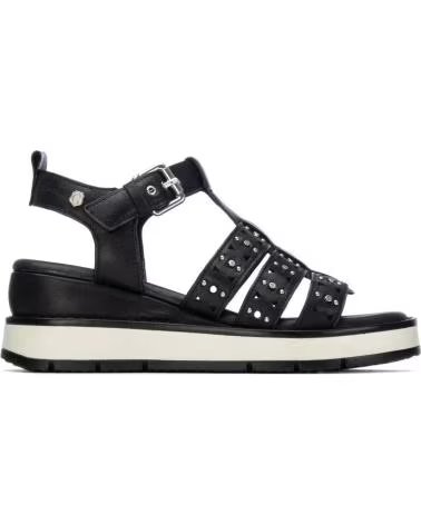 CARMELA SANDALIA PLATAFORMA 163252 CON TACHUELAS NEGRO