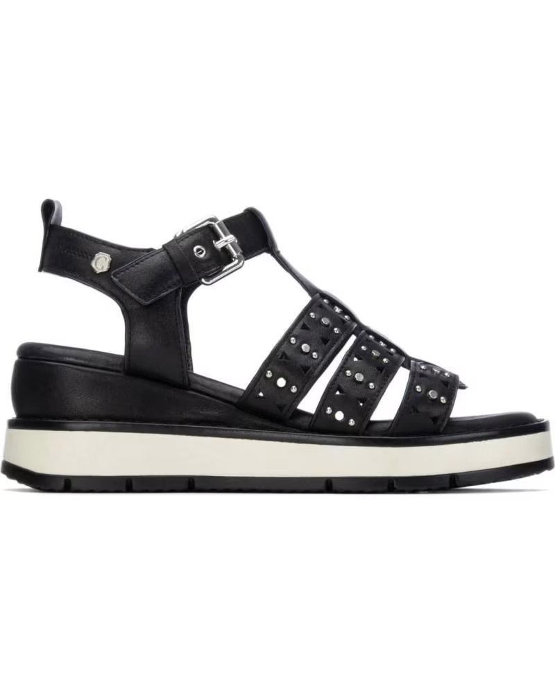 CARMELA SANDALIA PLATAFORMA 163252 CON TACHUELAS NEGRO