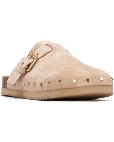 CARMELA TAMANCOS CARMELA COM FIVELA E DETALHE DE TACHAS BEIGE