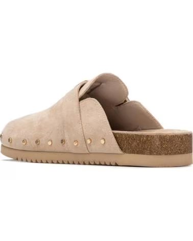 CARMELA TAMANCOS CARMELA COM FIVELA E DETALHE DE TACHAS BEIGE