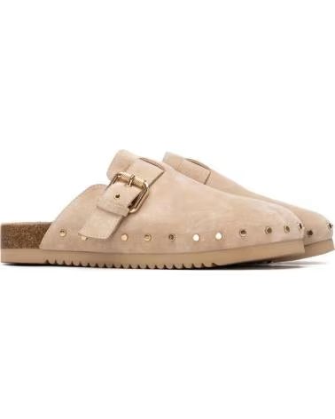 CARMELA TAMANCOS CARMELA COM FIVELA E DETALHE DE TACHAS BEIGE
