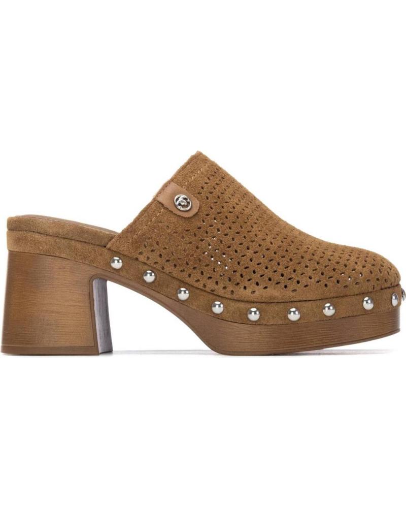CARMELA ZUECOS CARMELA 163283 CON TACHUELAS Y PLATAFORMA CAMEL