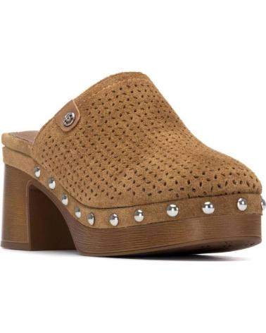CARMELA ZUECOS CARMELA 163283 CON TACHUELAS Y PLATAFORMA CAMEL