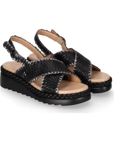 CHIKA10 SANDÁLIA DE CUNHA COM TIRAS CRUZADAS E FECHO DE FIVELA NEGRO-BLACK