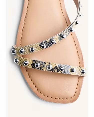 GIOSEPPO SANDALIAS PLANAS SUBUKIA CON TACHUELAS 79123-P VAINILLA