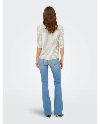ONLY CAMISA SUSANNA RAYADA CON CUELLO EN V BEIGE
