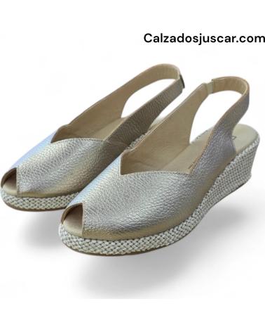 PITILLOS SANDALIA CON CUÑA DE ESPARTO Y ACABADO METALIZADO VARIOS COL