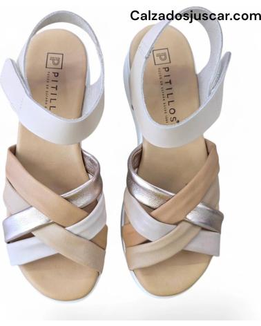 PITILLOS SANDALIAS PLANAS CON TIRAS CRUZADAS Y CIERRE DE VELCRO BEIG