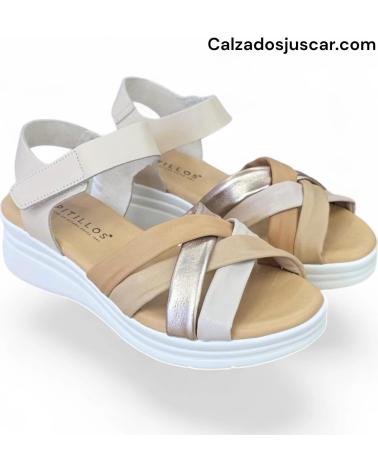 PITILLOS SANDALIAS PLANAS CON TIRAS CRUZADAS Y CIERRE DE VELCRO BEIG