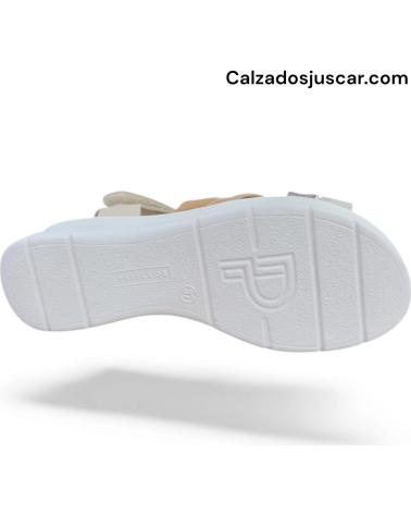 PITILLOS SANDALIAS PLANAS CON TIRAS CRUZADAS Y CIERRE DE VELCRO BEIG