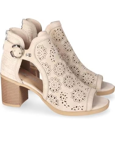 CHIKA10 SANDÁLIA ROSALINDA COM RECORTES E SALTO BLOCO BEIG-BEIGE