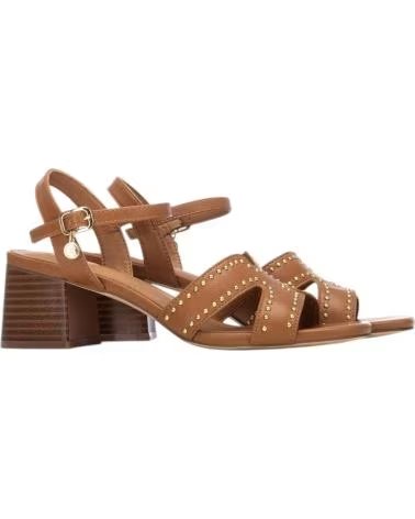 XTI SANDÁLIAS DE SALTO BLOCO COM TIRAS CRUZADAS E TACHAS CAMEL