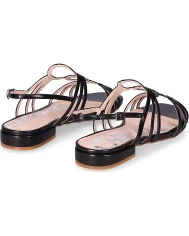 CHIKA10 SANDALIA PLANA PARA MUJER TROPIKANA 01 COLOR NEGRO