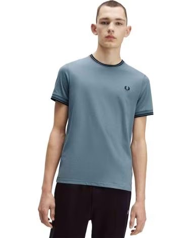 FRED PERRY CAMISETA DE MANGA CORTA TWIN TIPPED EN VERDE PARA HOMBRE AZUL