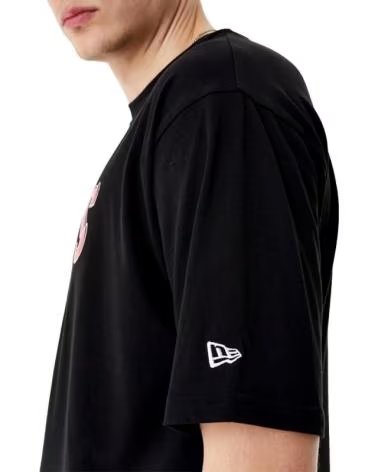 NEW ERA KANSAS CITY CHIEFS SCRIPT GRAPHIC T-SHIRT NEGRO