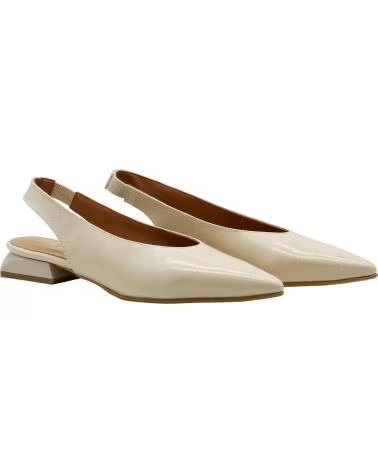DANIELA VEGA ZAPATO DESTALONADO 2376 BEIGE REF 1185810