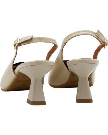DANIELA VEGA ZAPATOS 2775BD BEIGE CON DETALLE FRONTAL