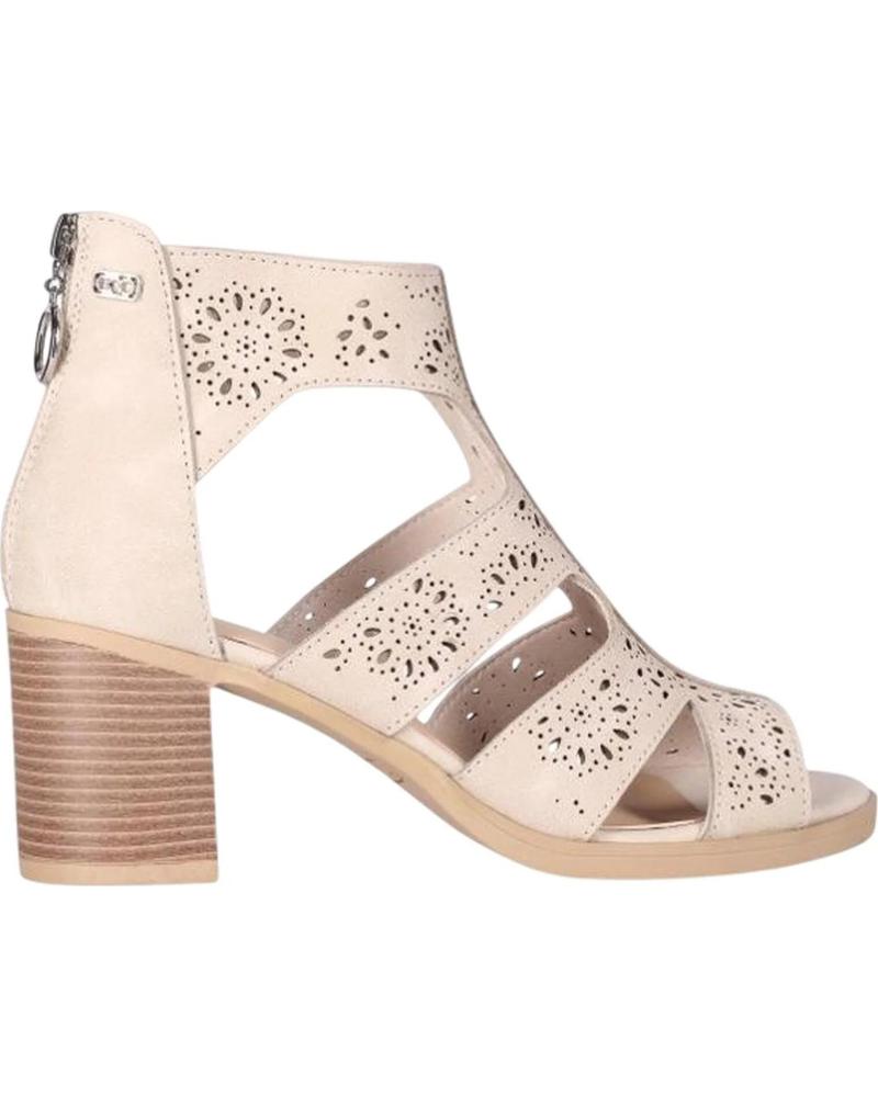 CHIKA10 SANDALIA ROSALINDA CON CALADOS Y TACÓN BLOQUE BEIGE