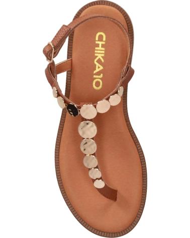 CHIKA10 SANDALIA PLANA COINS 01 DE CUERO