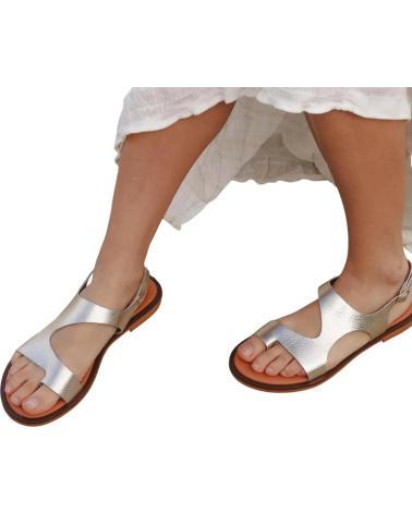 CHIKA10 SANDALIAS PLANAS MUSAKA 29 ORO