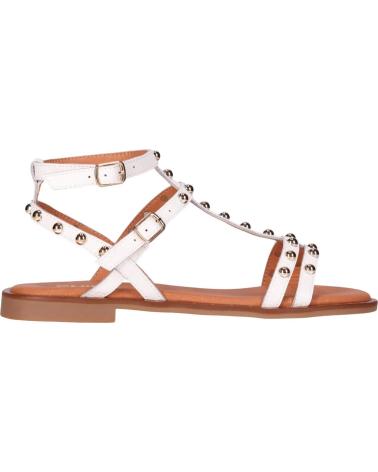 CHIKA10 SANDALIAS MUSAKA CON TACHUELAS BLANCO