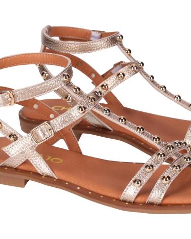 CHIKA10 SANDALIAS MUSAKA 23 ORO CON TACHUELAS