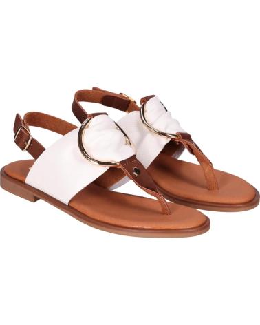 CHIKA10 SANDALIA PLANA MUSAKA CON DETALLE DE HEBILLA BLANCO