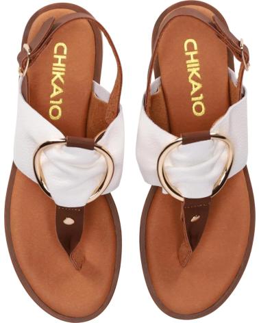 CHIKA10 SANDALIA PLANA MUSAKA CON DETALLE DE HEBILLA BLANCO