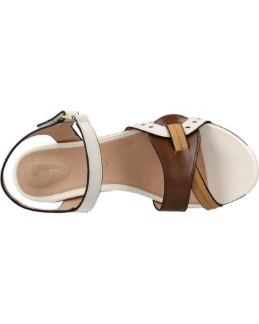 STONEFLY SANDALIAS ELODY 26 EN CUERO BLANCO Y TONOS TIERRA ARC