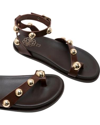 PORRONET SANDALIA 3290 CON TACHUELAS EN COLOR MARRÓN