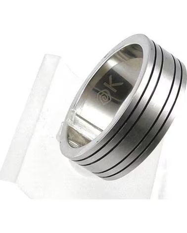 MINOPLATA ANILLO DE ACERO INOXIDABLE CON LÍNEAS NEGRAS