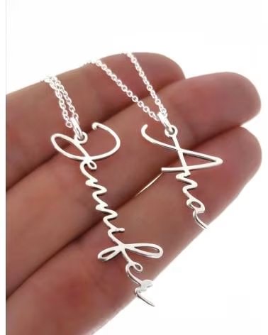 MINOPLATA GARGANTILLA NOMBRE VERTICAL PERSONALIZADO EN PLATA DE LEY