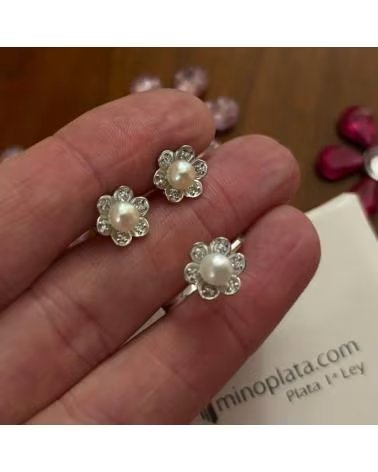 MINOPLATA CONJUNTO FLOR PENDIENTES Y ANILLO DE PLATA RODIADA CON PERLA
